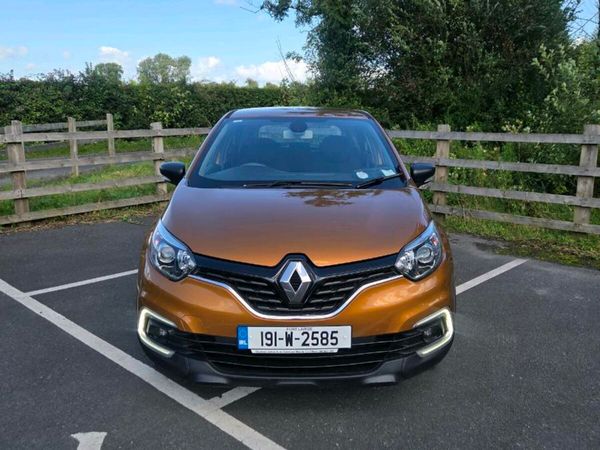 Renault Captur Hatchback, Diesel, 2019, Orange