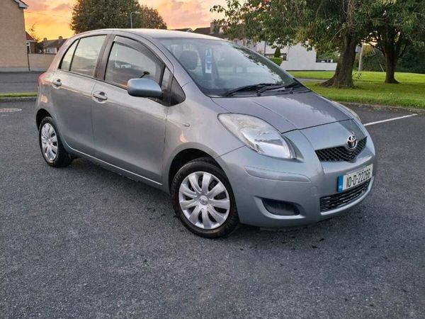 Toyota Yaris Hatchback, Petrol, 2010, Silver