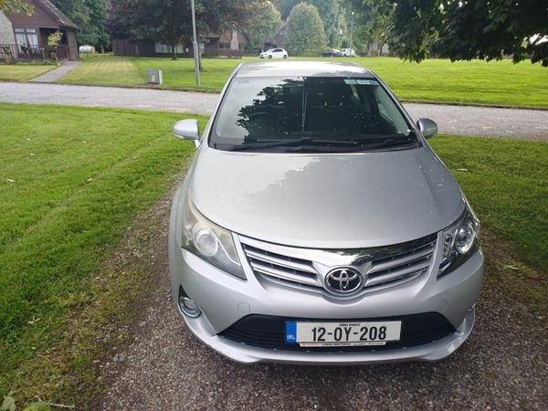 Toyota Avensis Saloon, Diesel, 2012, Silver