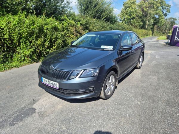 Skoda Octavia Hatchback, Diesel, 2019, Grey