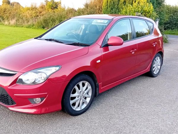 Hyundai i30 Hatchback, Diesel, 2011, Red