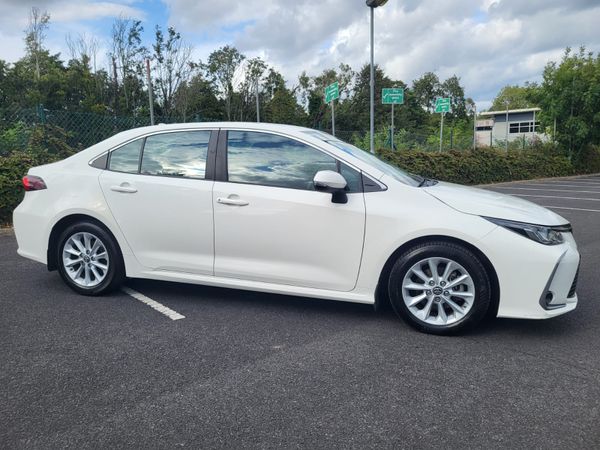 Toyota Corolla Saloon, Petrol Hybrid, 2022, White