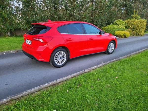 Ford Focus Hatchback, Diesel, 2020, Red