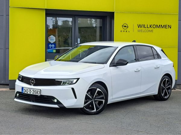 Opel Astra Hatchback, Diesel, 2024, White