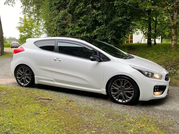 Kia Ceed Hatchback, Petrol, 2014, White