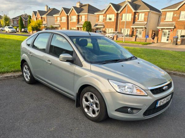 Ford Focus Hatchback, Diesel, 2010, Gold