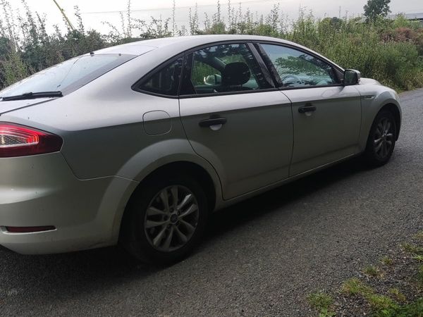 Ford Mondeo Hatchback, Diesel, 2011, Silver
