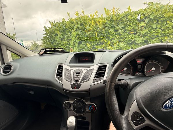 Ford Fiesta Hatchback, Diesel, 2011, Silver