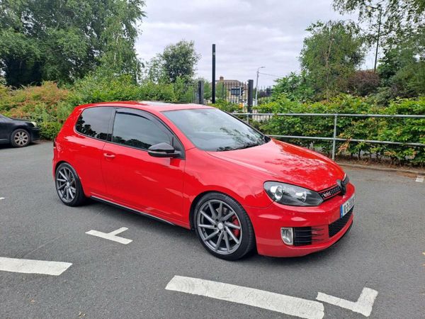 Volkswagen Golf Hatchback, Petrol, 2010, Red