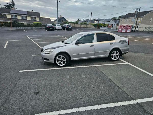 Skoda Octavia Hatchback, Diesel, 2009, Silver