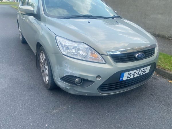 Ford Focus Hatchback, Diesel, 2010, Gold