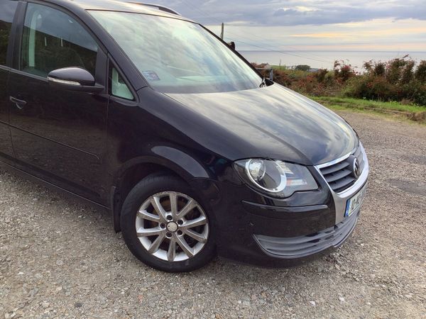 Volkswagen Touran MPV, Diesel, 2010, Black