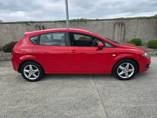 SEAT Leon Hatchback, Diesel, 2012, Red
