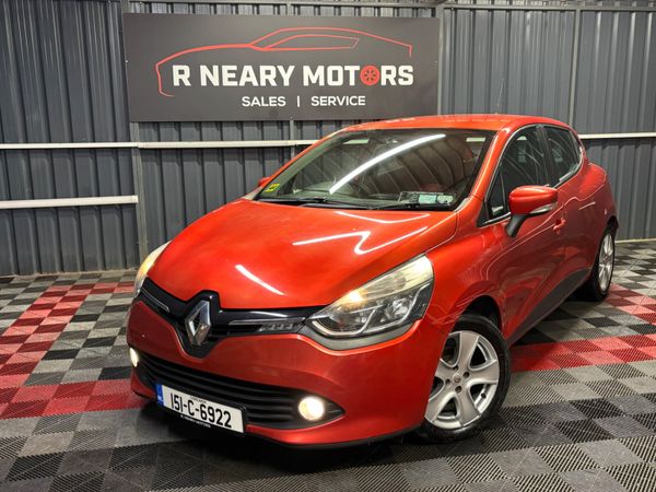 Renault Clio Hatchback, Petrol, 2015, Red