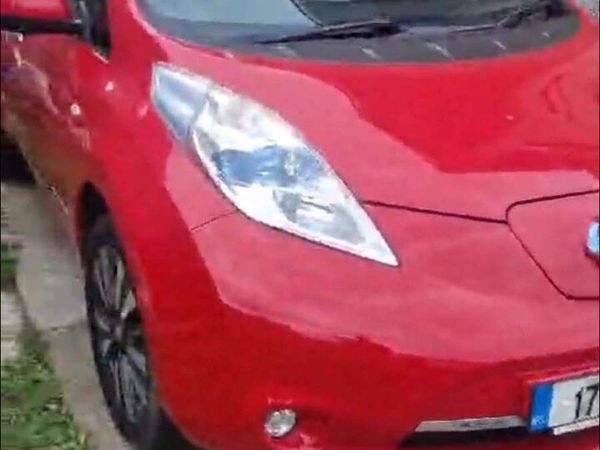 Nissan Leaf Hatchback, Electric, 2017, Red