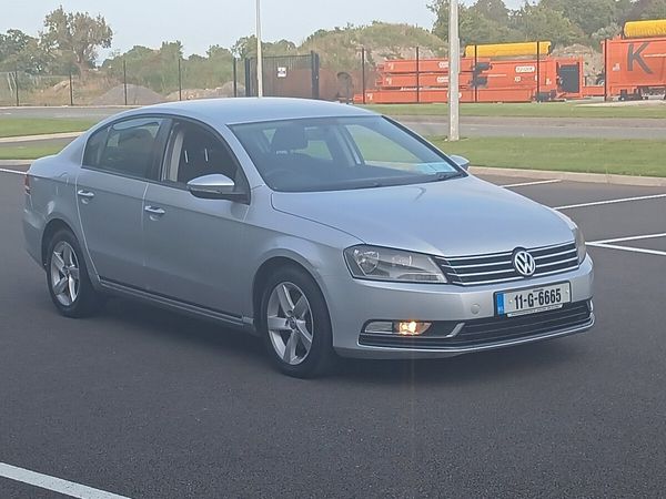 Volkswagen Passat Saloon, Diesel, 2011, Silver