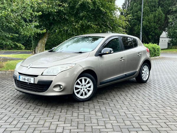 Renault Megane Hatchback, Diesel, 2011, Gold