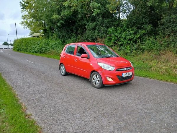 Hyundai i10 Hatchback, Petrol, 2011, Red