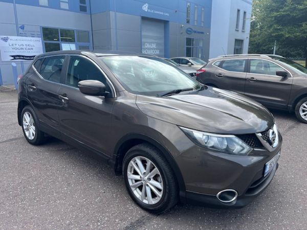 Nissan Qashqai Hatchback, Diesel, 2015, Brown