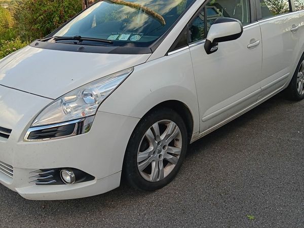 Peugeot 5008 MPV, Diesel, 2013, White
