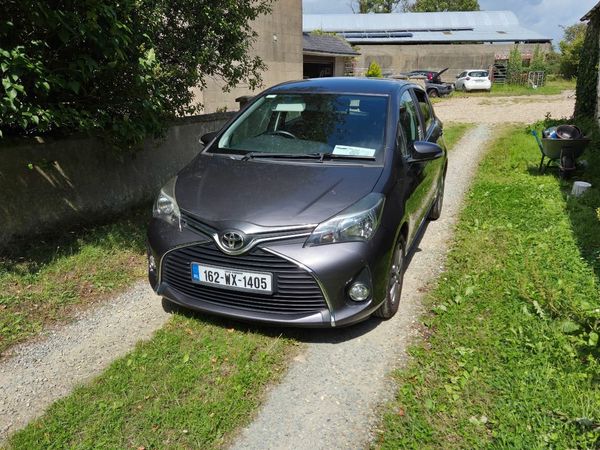 Toyota Yaris Hatchback, Petrol, 2016, Grey