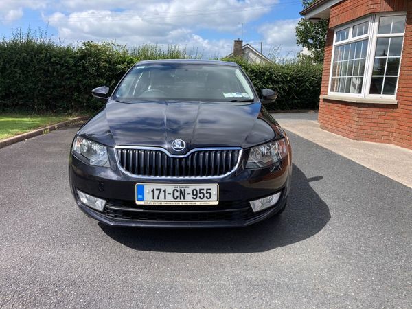 Skoda Octavia Saloon, Diesel, 2017, Black