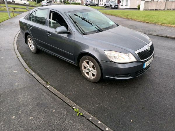 Skoda Octavia Hatchback, Diesel, 2010, Grey