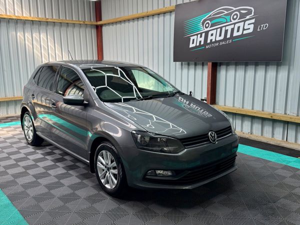Volkswagen Polo Hatchback, Petrol, 2015, Grey