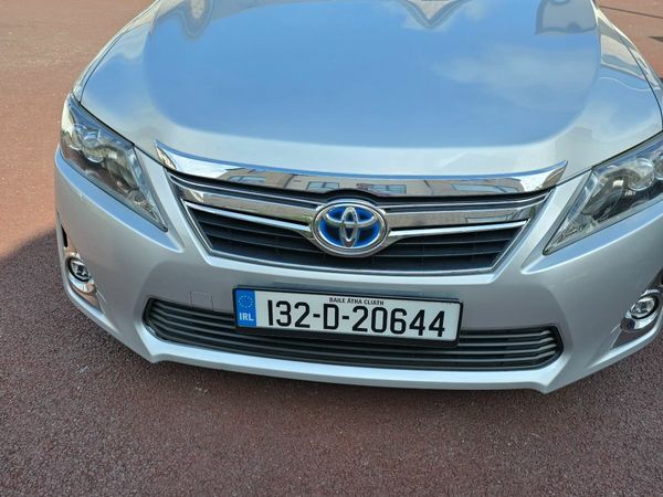 Toyota Camry Saloon, Petrol Hybrid, 2013, Silver