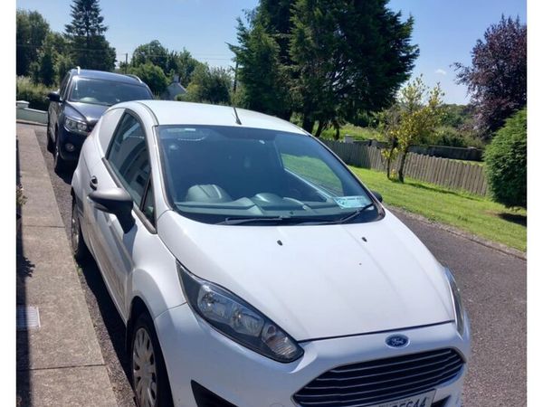 Ford Fiesta Hatchback, Diesel, 2014, White