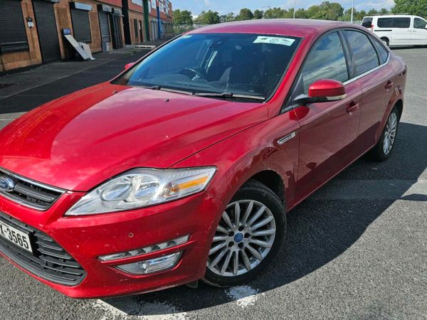 Ford Mondeo Hatchback, Diesel, 2012, Red