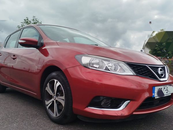 Nissan Pulsar Hatchback, Diesel, 2015, Red