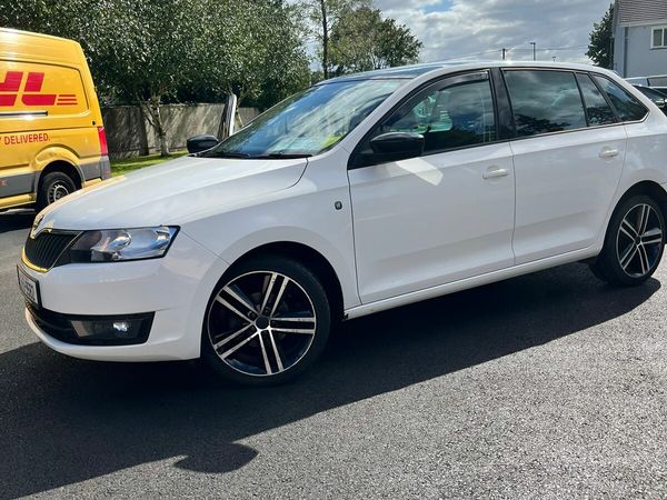Skoda Rapid Hatchback, Petrol, 2015, White
