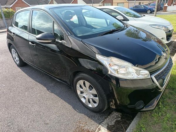 Peugeot 208 Hatchback, Petrol, 2013, Black
