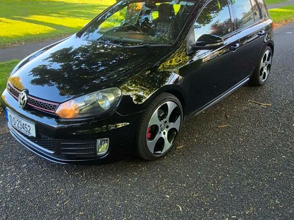 Volkswagen Golf Hatchback, Petrol, 2010, Black