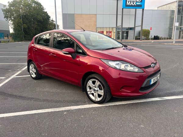 Ford Fiesta Hatchback, Petrol, 2010, Red