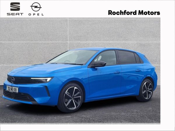 Opel Astra Hatchback, Petrol, 2025, Blue