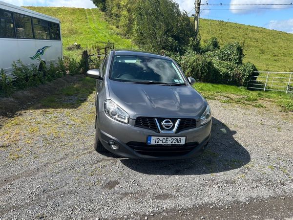 Nissan Qashqai Hatchback, Diesel, 2012, Grey