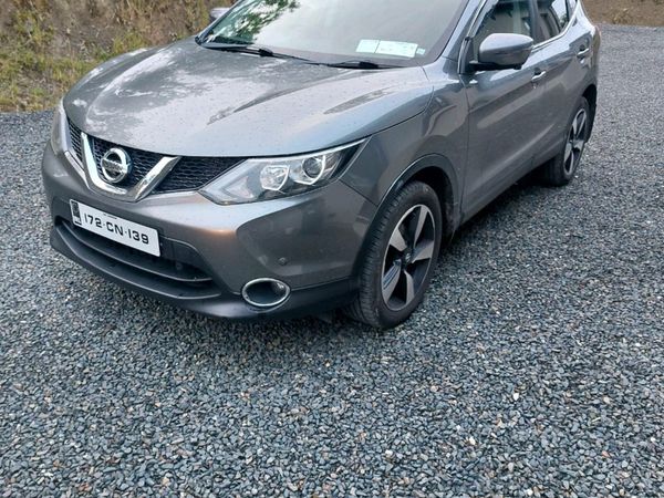 Nissan Qashqai SUV, Diesel, 2017, Grey