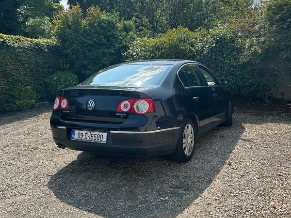 Volkswagen Passat Saloon, Diesel, 2009, Black