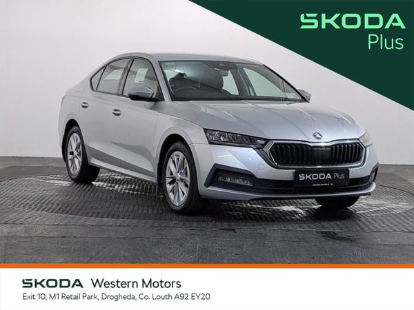 Skoda Octavia Saloon, Petrol, 2023, Silver
