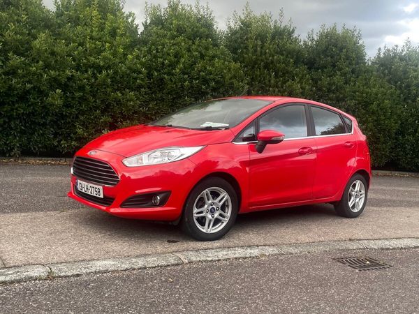 Ford Fiesta Hatchback, Petrol, 2013, Red