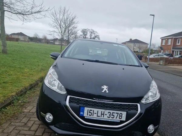 Peugeot 208 Hatchback, Petrol, 2015, Black