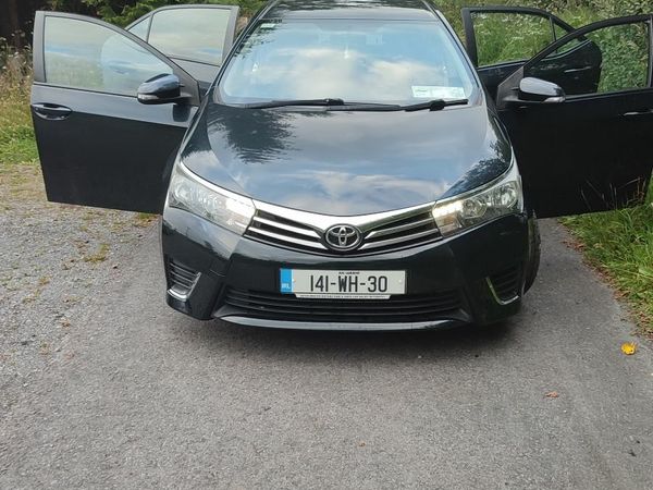 Toyota Corolla Saloon, Diesel, 2014, Black