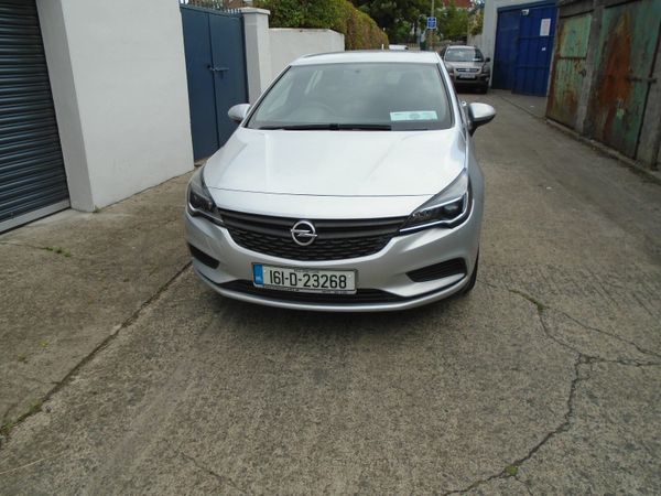 Opel Astra Hatchback, Petrol, 2016, Silver