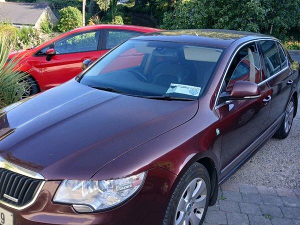 Skoda Superb Saloon, Diesel, 2011, Red