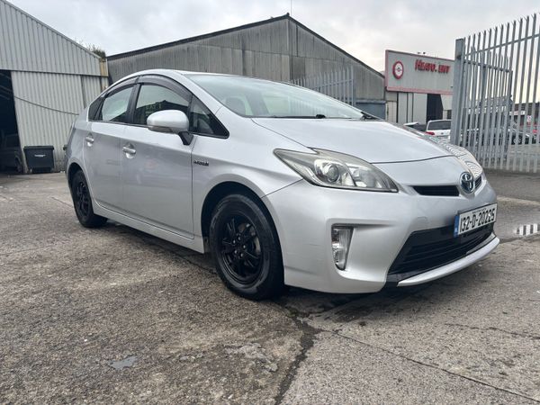 Toyota Prius Hatchback, Petrol Hybrid, 2013, White