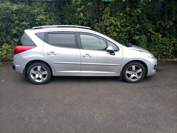 Peugeot 207 Estate, Diesel, 2010, Silver
