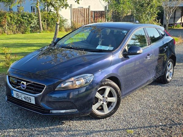 Volvo V40 Hatchback, Diesel, 2015, Blue