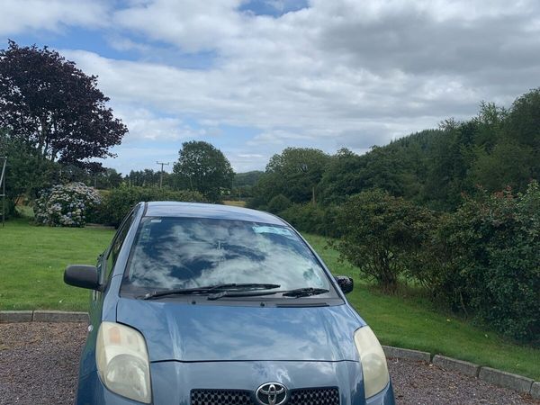 Toyota Yaris Hatchback, Petrol, 2006, Blue